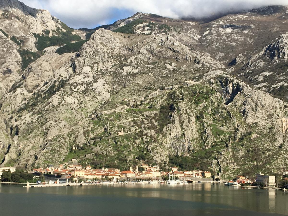 Apartment Fjord Waterfront Kotor Ngoại thất bức ảnh